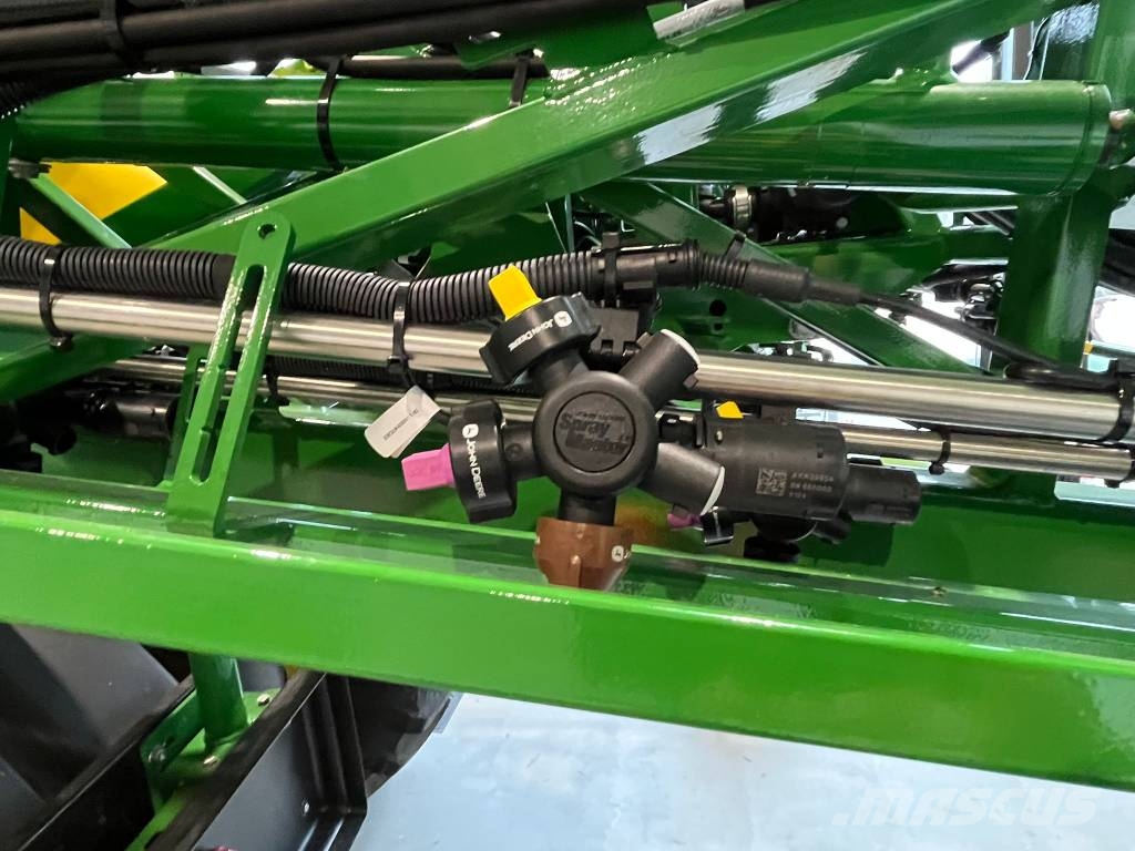 John Deere R975i Trailed sprayers