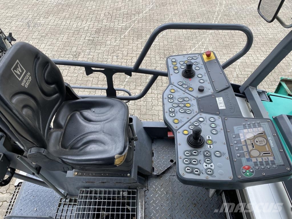 Vögele SUPER 1300-3I Машини за асфалт