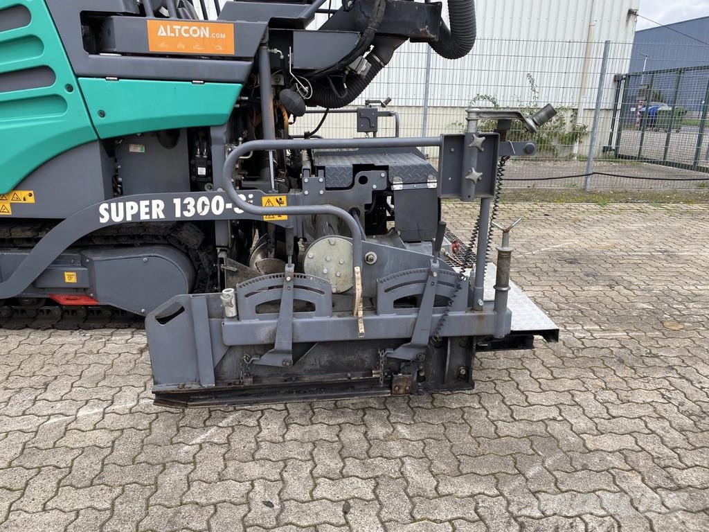 Vögele SUPER 1300-3I Машини за асфалт