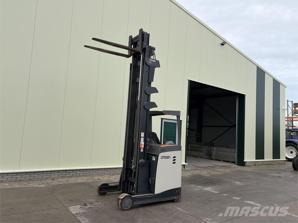 Crown ESR 5240-14 Reachtruck Skyvemasttruck