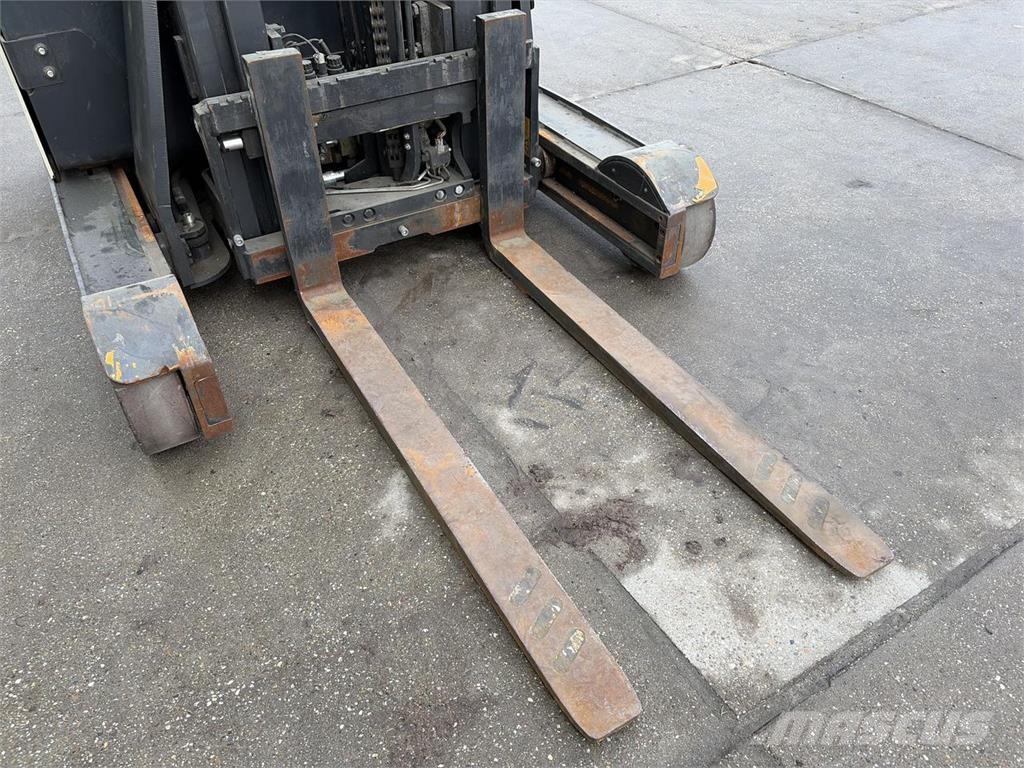 Crown ESR 5240-14 Reachtruck Skyvemasttruck