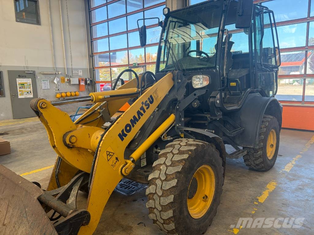 Komatsu WA80M-7 Mini nakladalci