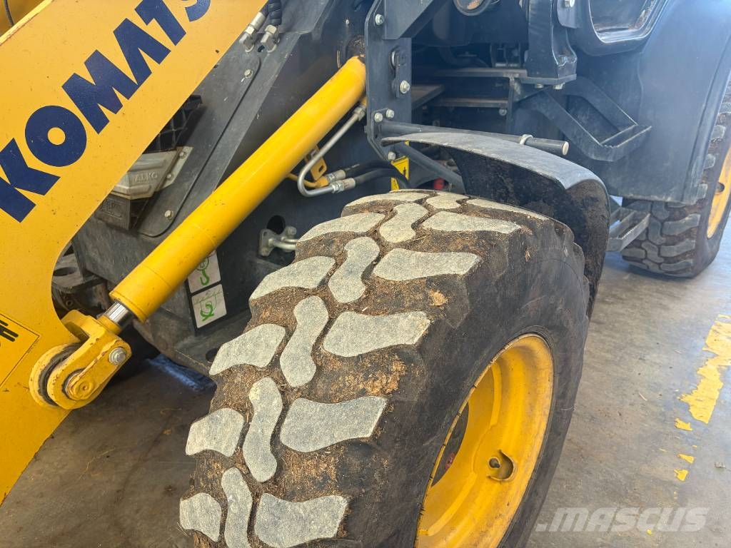 Komatsu WA80M-7 Mini nakladalci