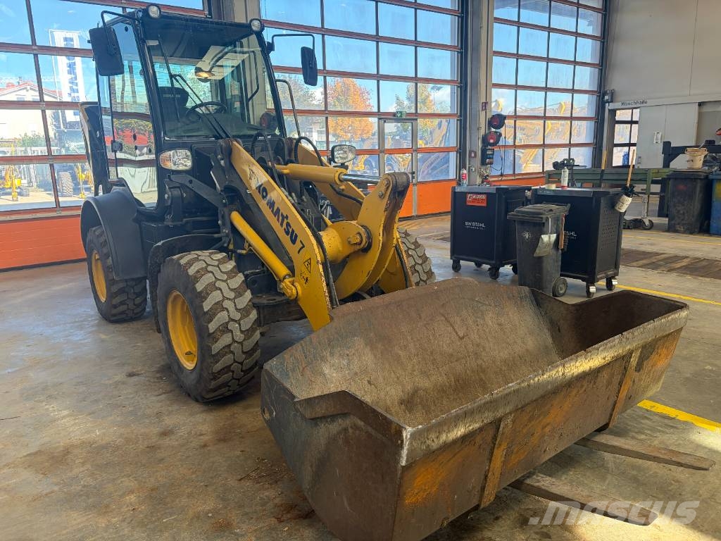 Komatsu WA80M-7 Mini nakladalci