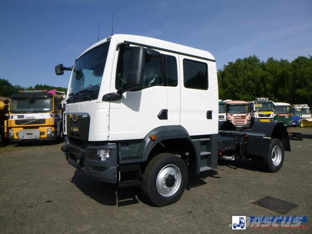 MAN TGM 13.320 4X4 BL chassis / new/unused 平板车