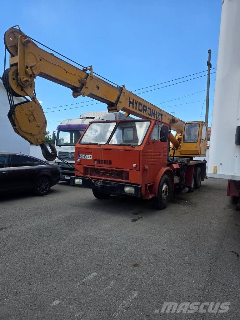 Hidromek 18 T Grue sur chenilles