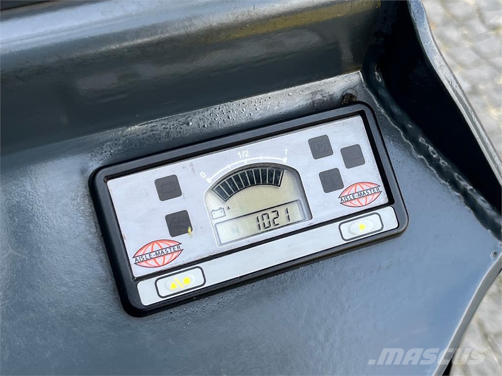 Aisle-Master 15NE Narrow aisle truck