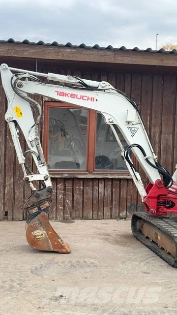 Takeuchi TB 240 Minigraafmachines < 7t
