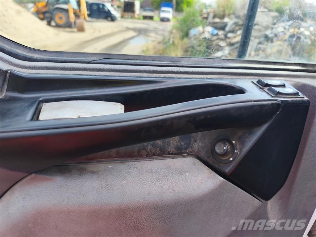 Renault PREMIUM Chassis Cab trucks