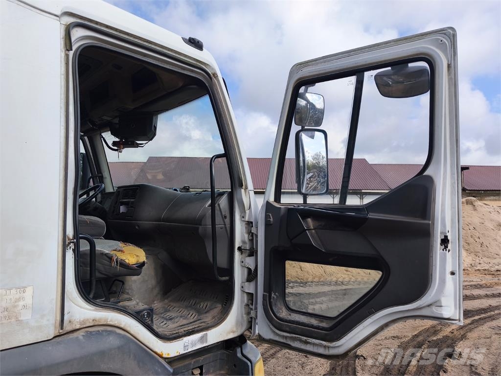 Renault PREMIUM Chassis Cab trucks