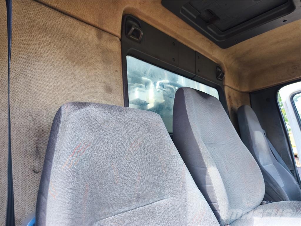Renault PREMIUM Chassis Cab trucks