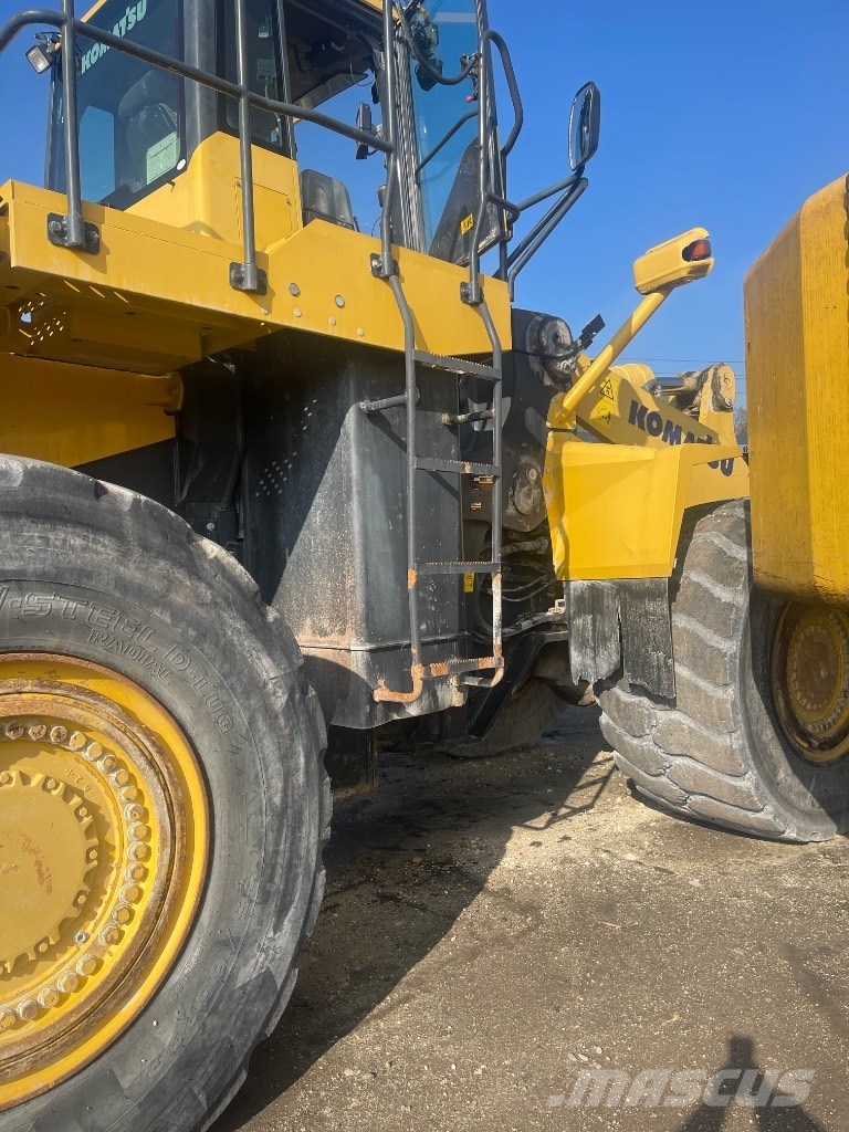 Komatsu WA 600-6 لوادر بعجل