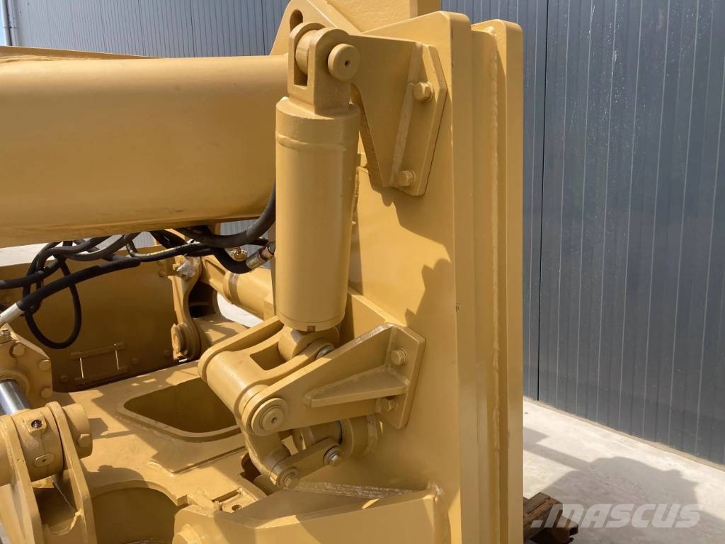 CAT D8 Escarificadores