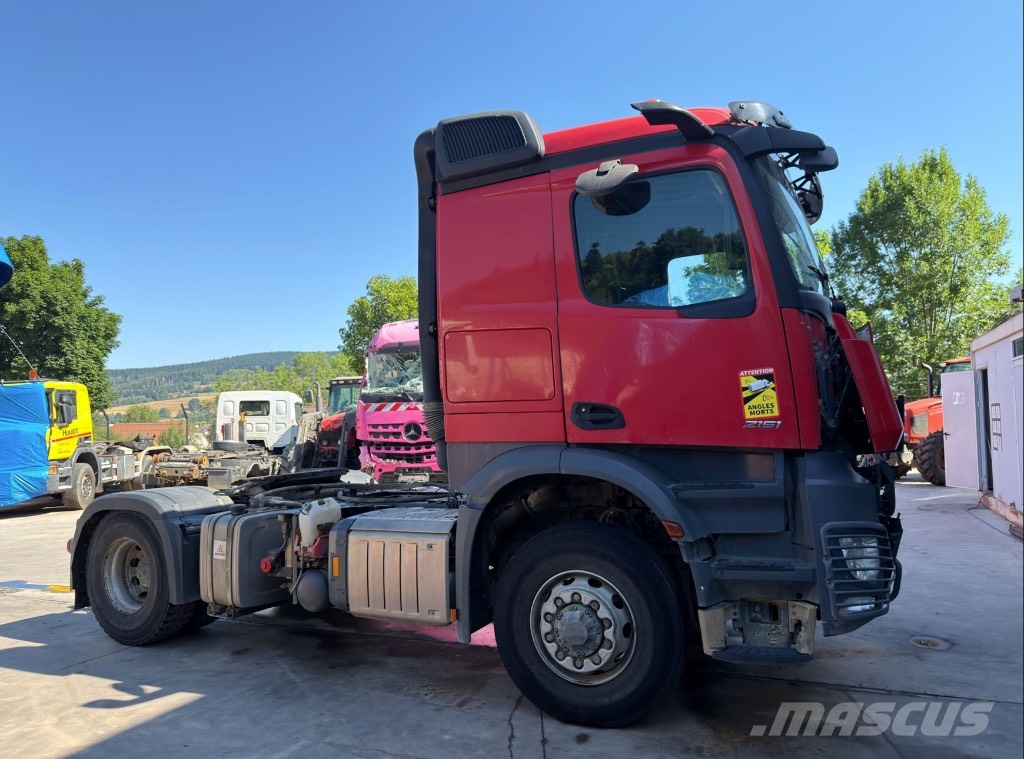 Mercedes-Benz Arocs 2151 *ACCIDENTE*DAMAGED*UNFALL* وحدات الجر