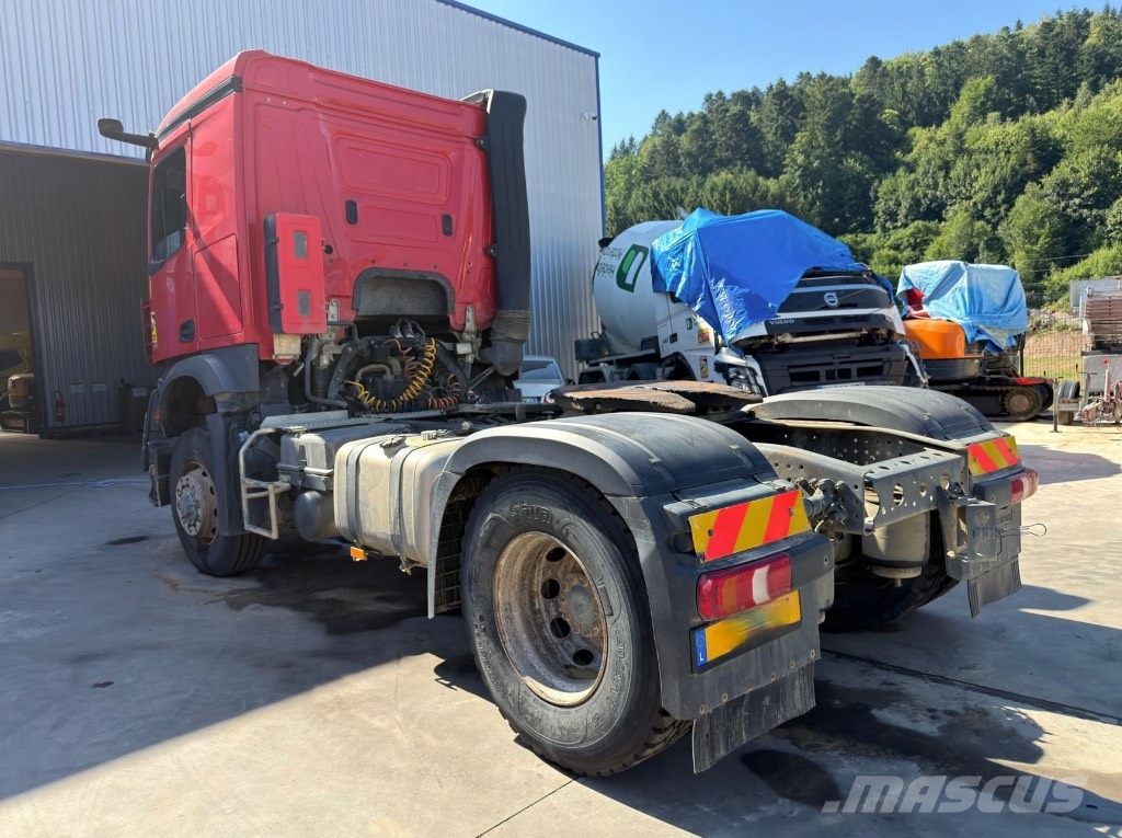 Mercedes-Benz Arocs 2151 *ACCIDENTE*DAMAGED*UNFALL* وحدات الجر