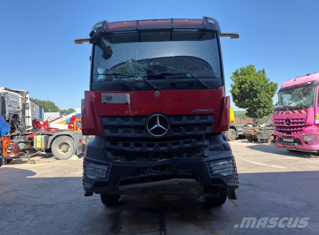 Mercedes-Benz Arocs 2151 *ACCIDENTE*DAMAGED*UNFALL* وحدات الجر