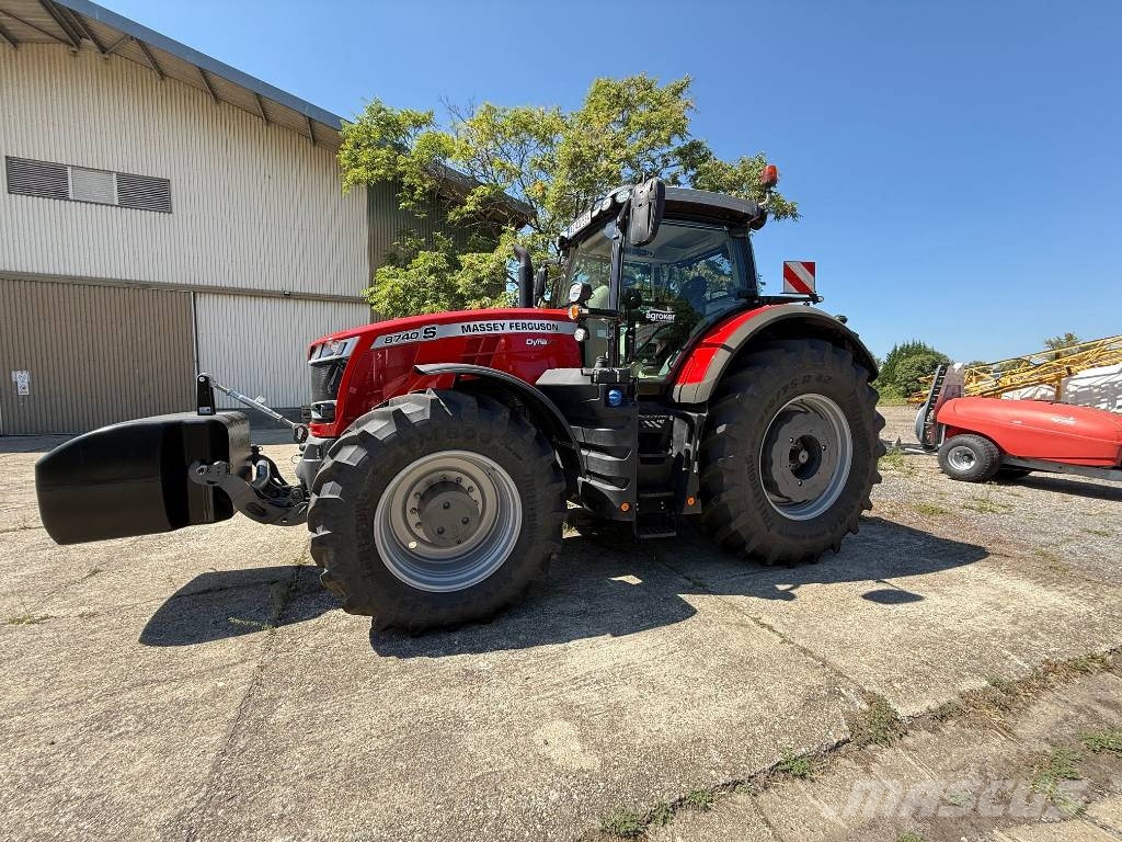 Massey Ferguson 8740S Traktorit