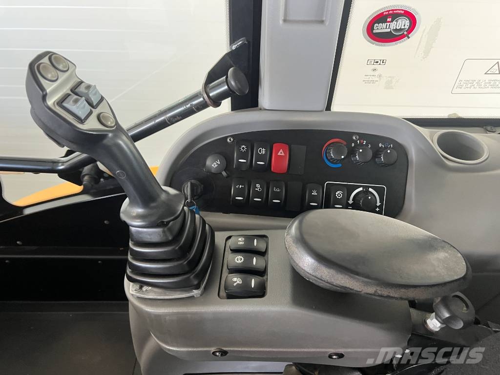 JCB TM 320 Põllumajanduslikud teleskoopkäitlejad