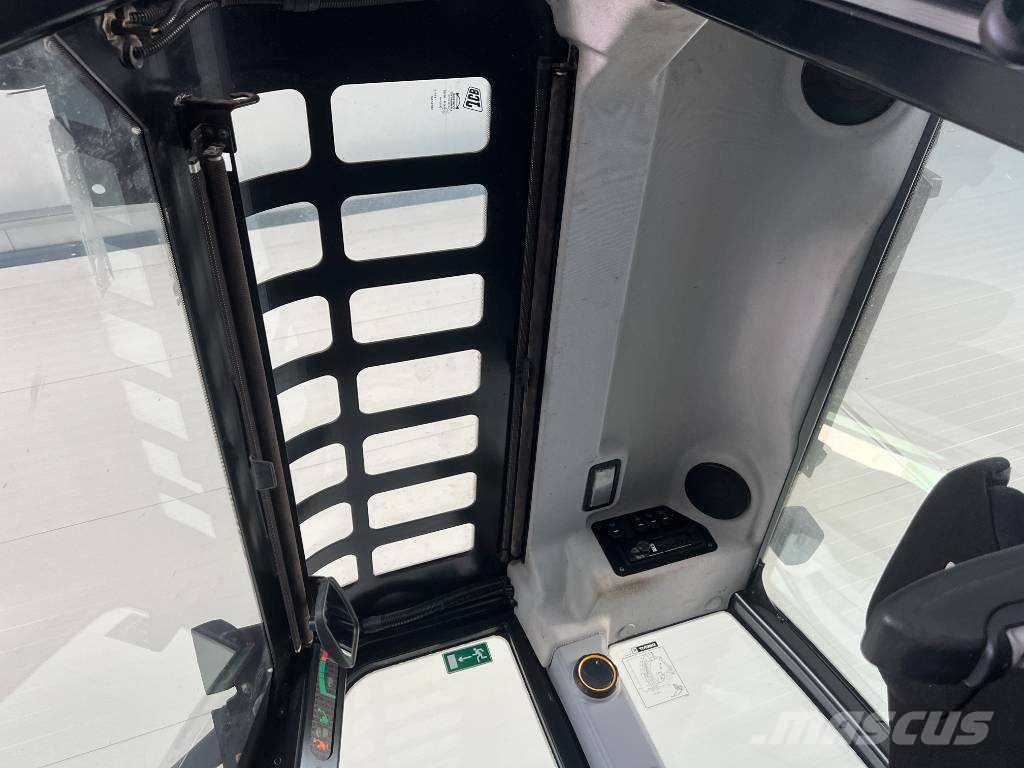 JCB TM 320 Põllumajanduslikud teleskoopkäitlejad