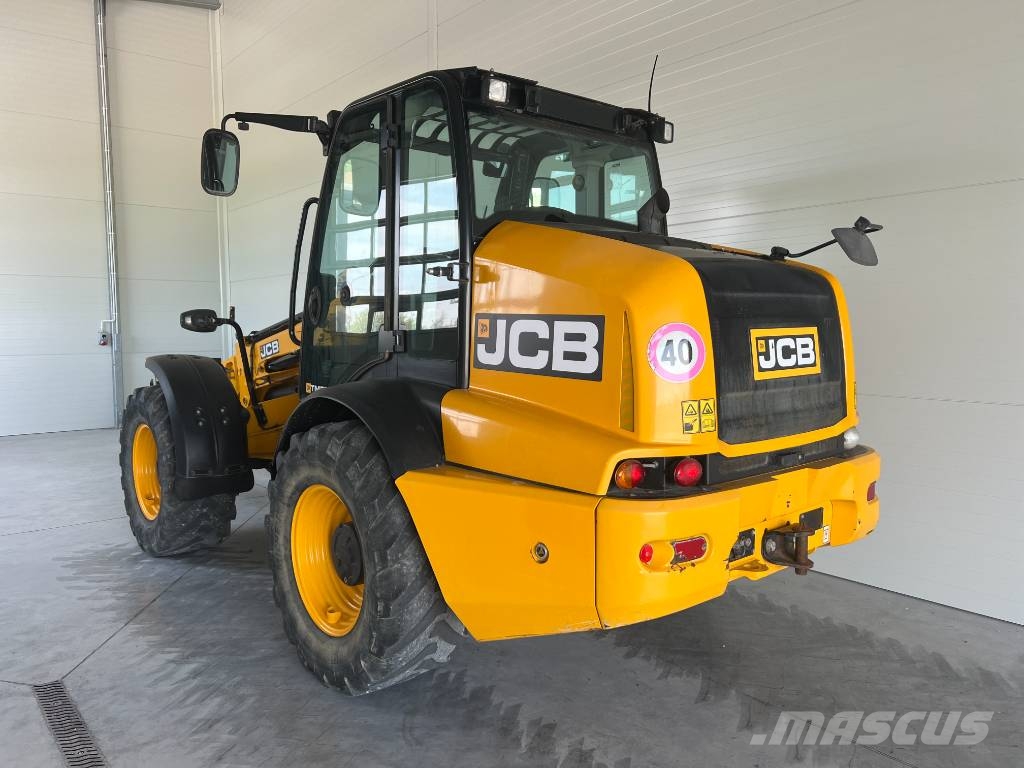JCB TM 320 Põllumajanduslikud teleskoopkäitlejad