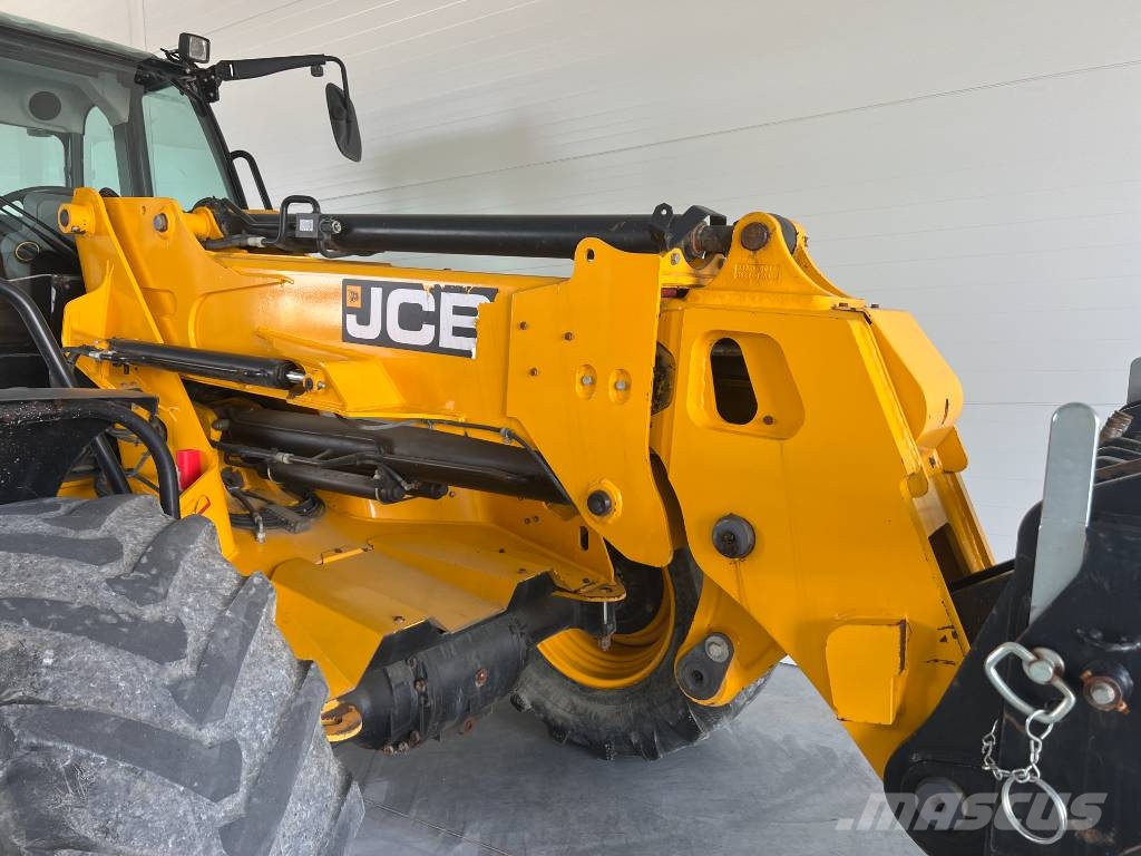 JCB TM 320 Põllumajanduslikud teleskoopkäitlejad
