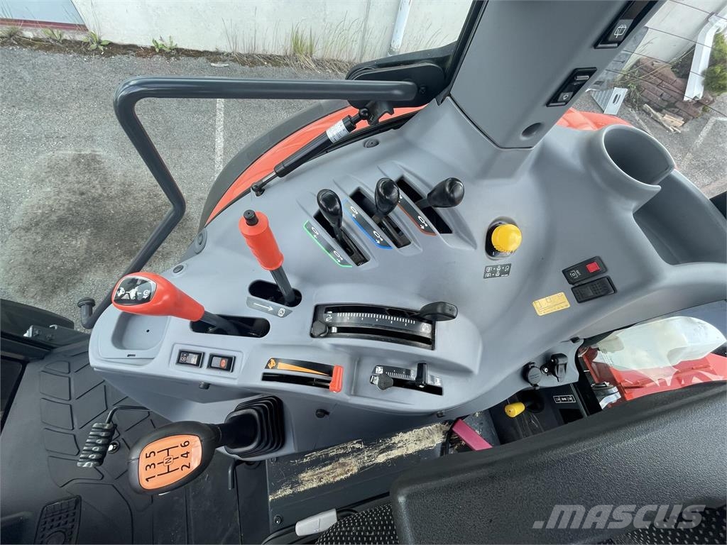 Kubota M4073 Traktori