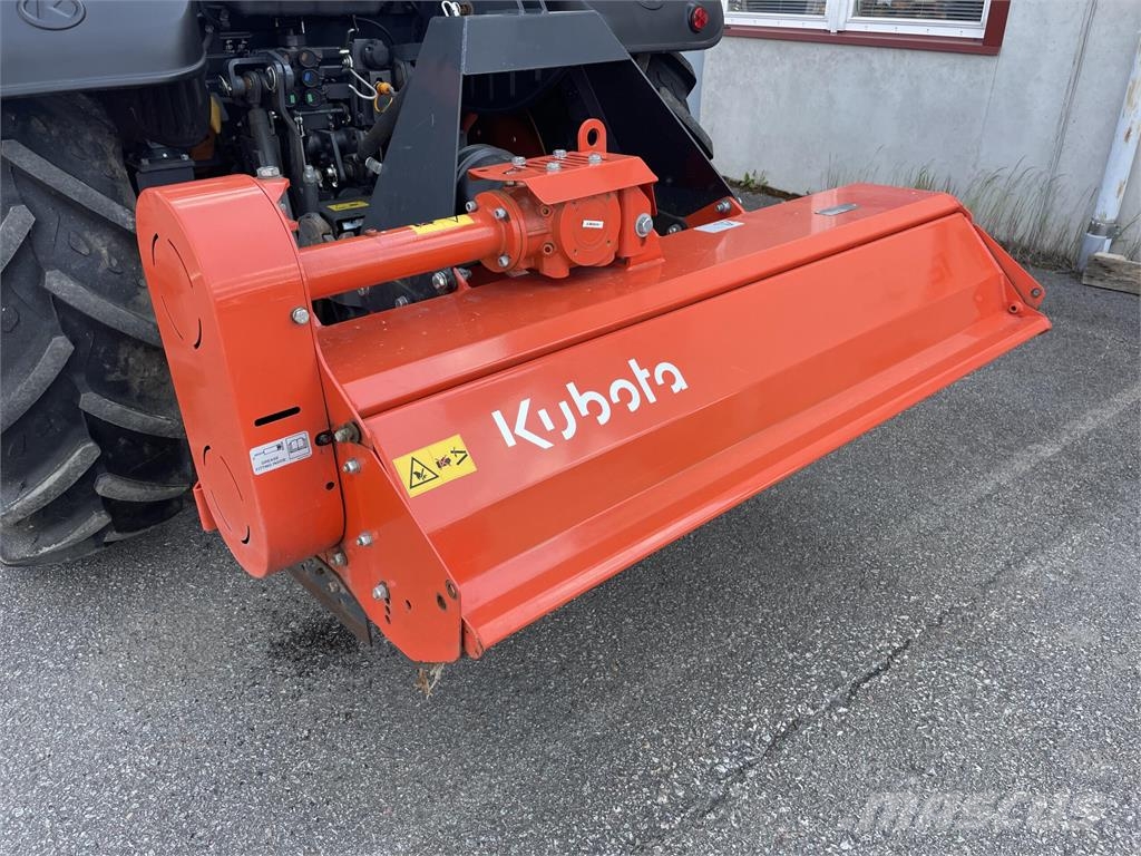 Kubota M4073 Traktori