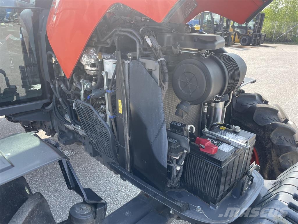 Kubota M4073 Traktori