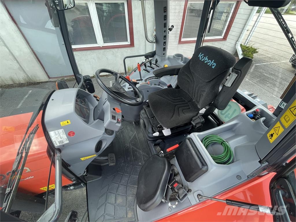 Kubota M4073 Traktori