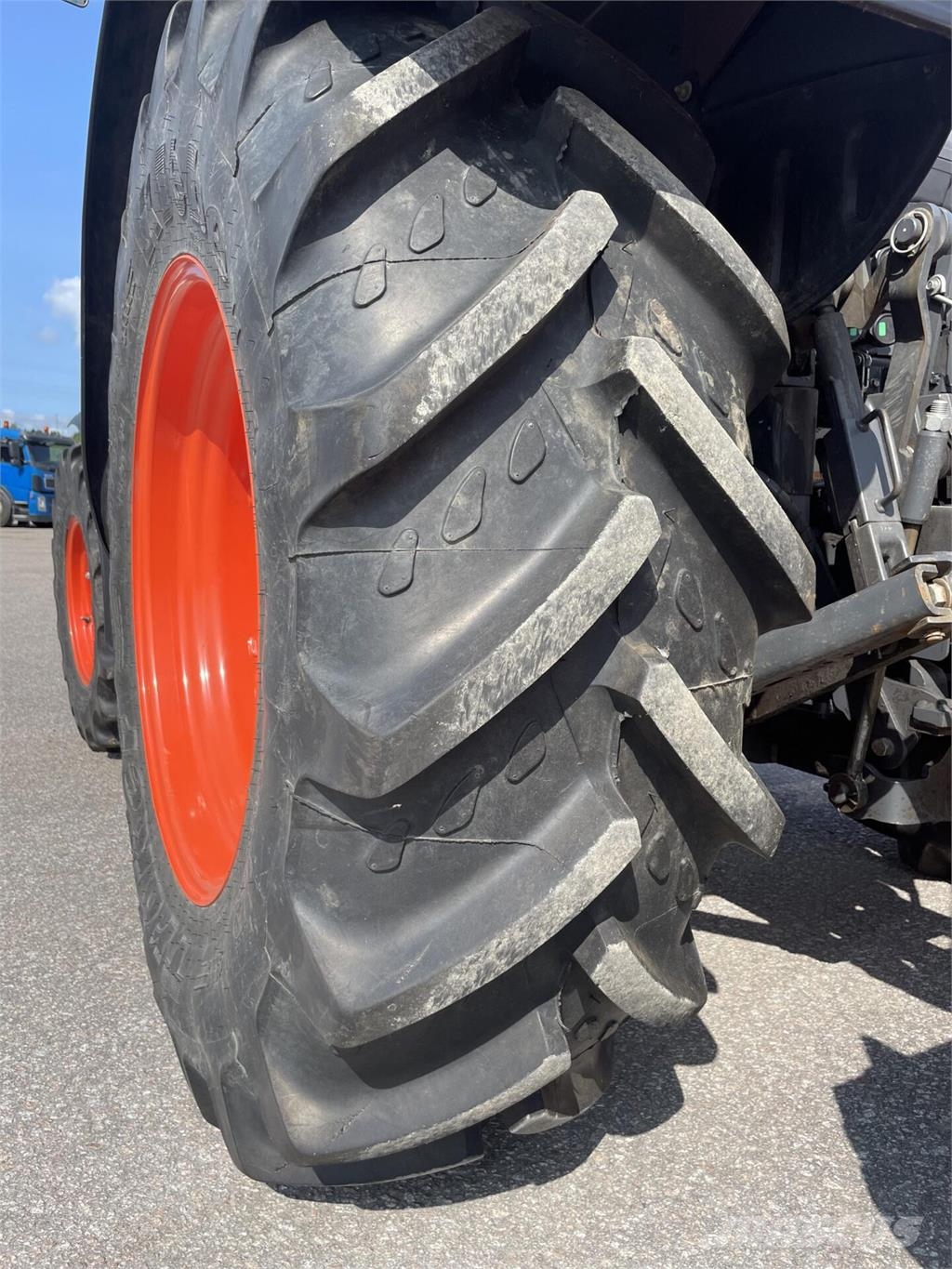 Kubota M4073 Traktori