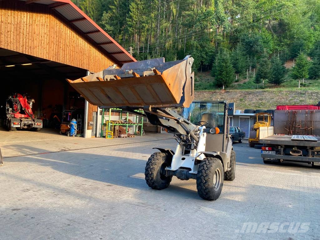 Mecalac AX 850 Gumikerekes homlokrakodók