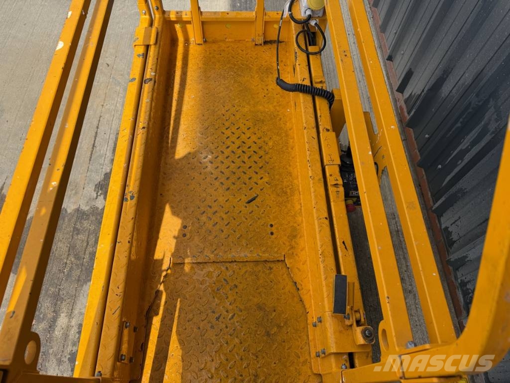 JCB S 1930 E Škarjaste dvižne ploščadi