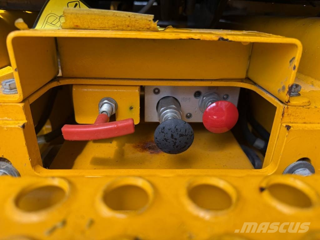 JCB S 1930 E Škarjaste dvižne ploščadi