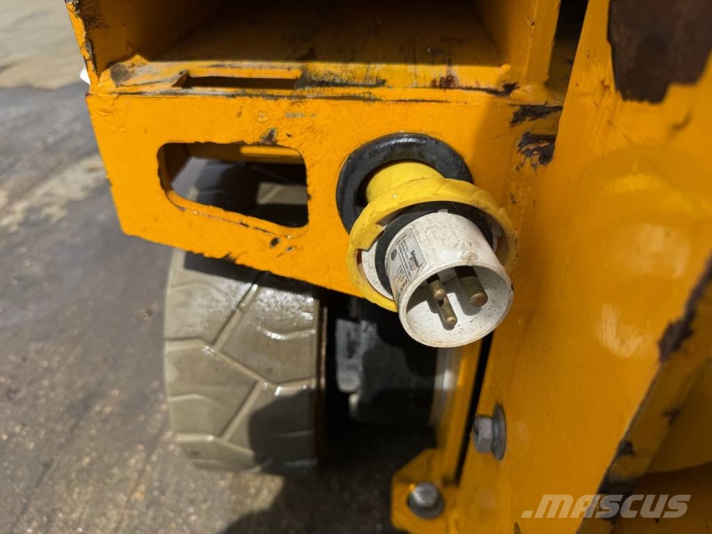 JCB S 1930 E Škarjaste dvižne ploščadi