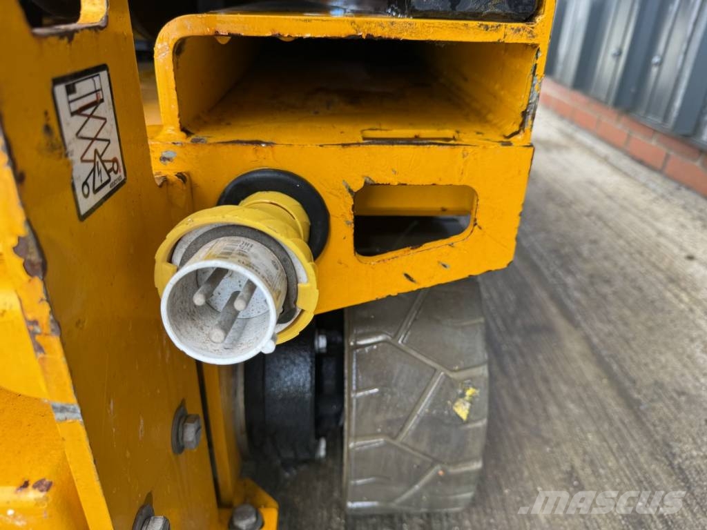 JCB S 1930 E Škarjaste dvižne ploščadi