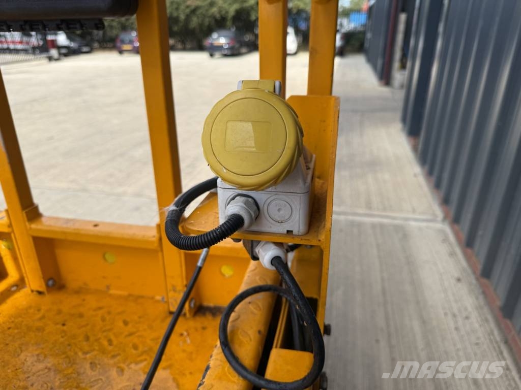 JCB S 1930 E Škarjaste dvižne ploščadi