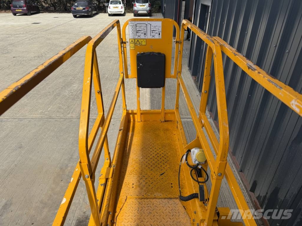 JCB S 1930 E Škarjaste dvižne ploščadi