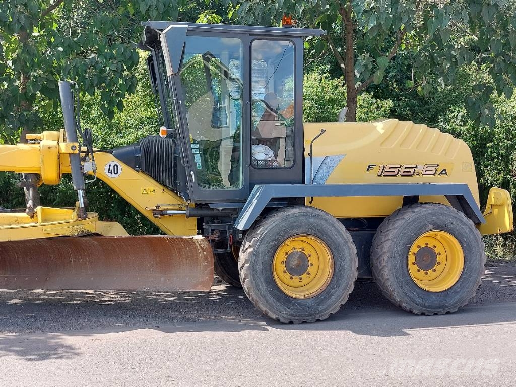 New Holland F 156.6 A معدات تمهيد الطرق