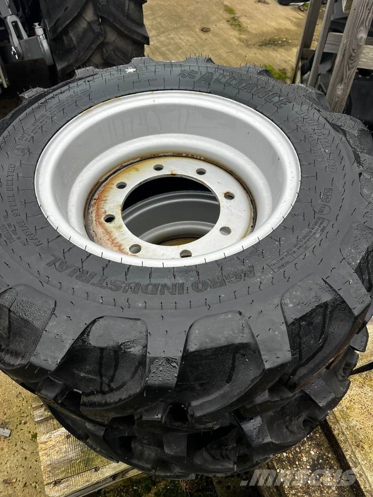  SUNDRIES 4 X ALLIANCE 300X75R18 IND WHEELS Hjul, Dæk og Fælge
