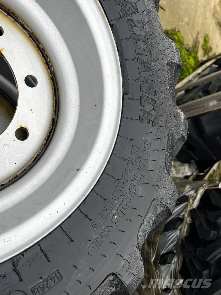  SUNDRIES 4 X ALLIANCE 300X75R18 IND WHEELS Hjul, Dæk og Fælge
