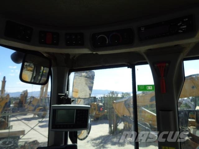 CAT 938M Колесни товарачи