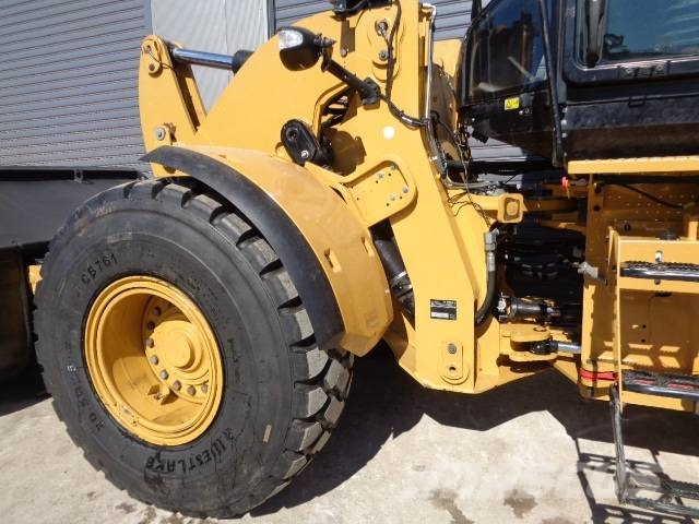 CAT 938M Колесни товарачи