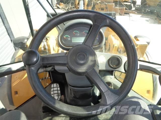 CAT 938M Колесни товарачи