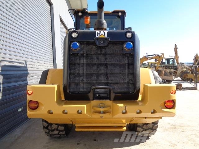 CAT 938M Колесни товарачи