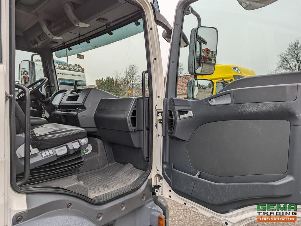 MAN TGL 12.180 4x2 DoKa 7 pers. Euro5 EEV - 2-Horse Tr Camiones para transporte de animales