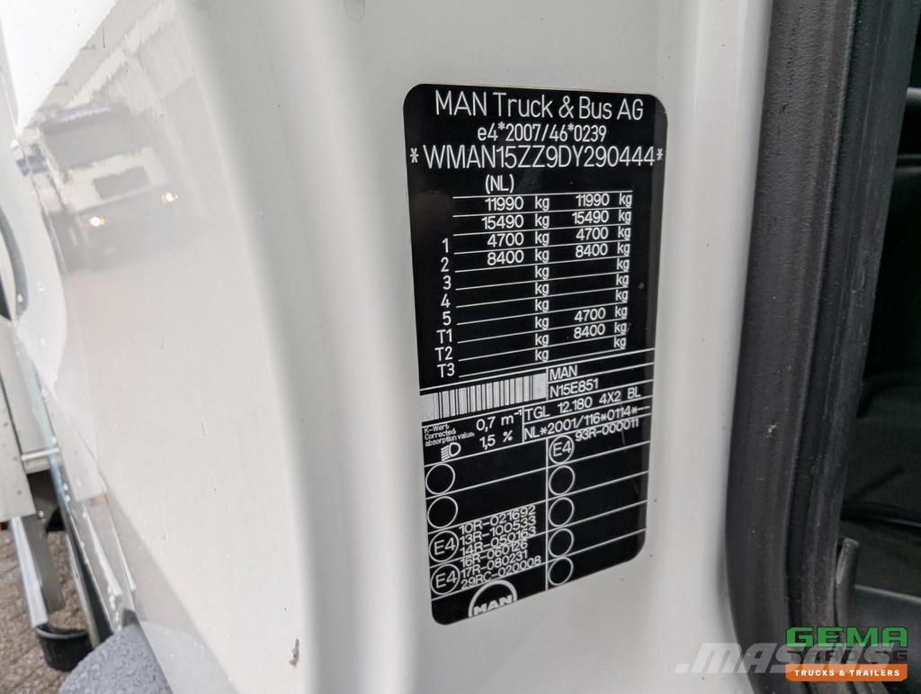 MAN TGL 12.180 4x2 DoKa 7 pers. Euro5 EEV - 2-Horse Tr Camiones para transporte de animales