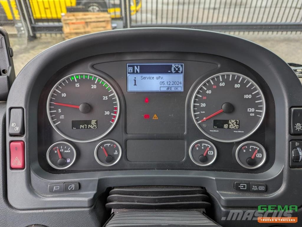 MAN TGL 12.180 4x2 DoKa 7 pers. Euro5 EEV - 2-Horse Tr Camiones para transporte de animales