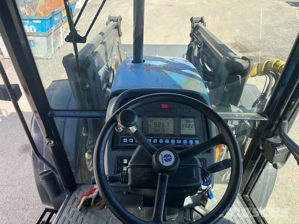 New Holland TS 110 トラクター