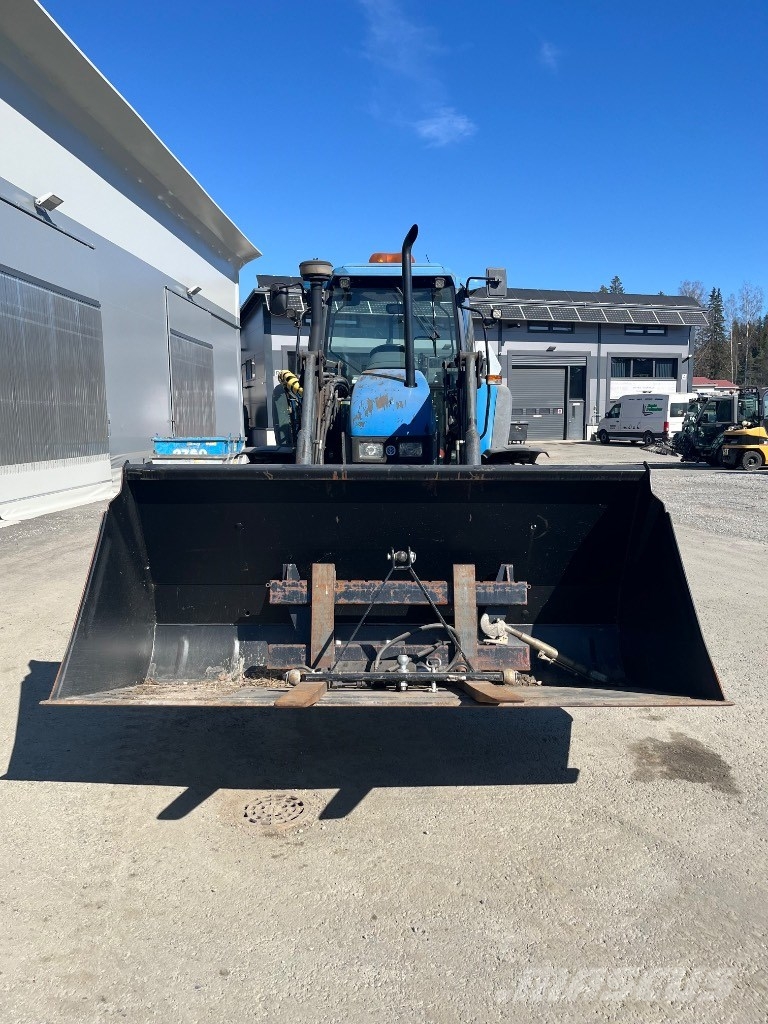 New Holland TS 110 トラクター