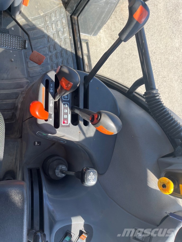 New Holland TS 110 トラクター